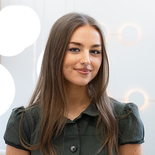 Olivia Nesbitt Headshot